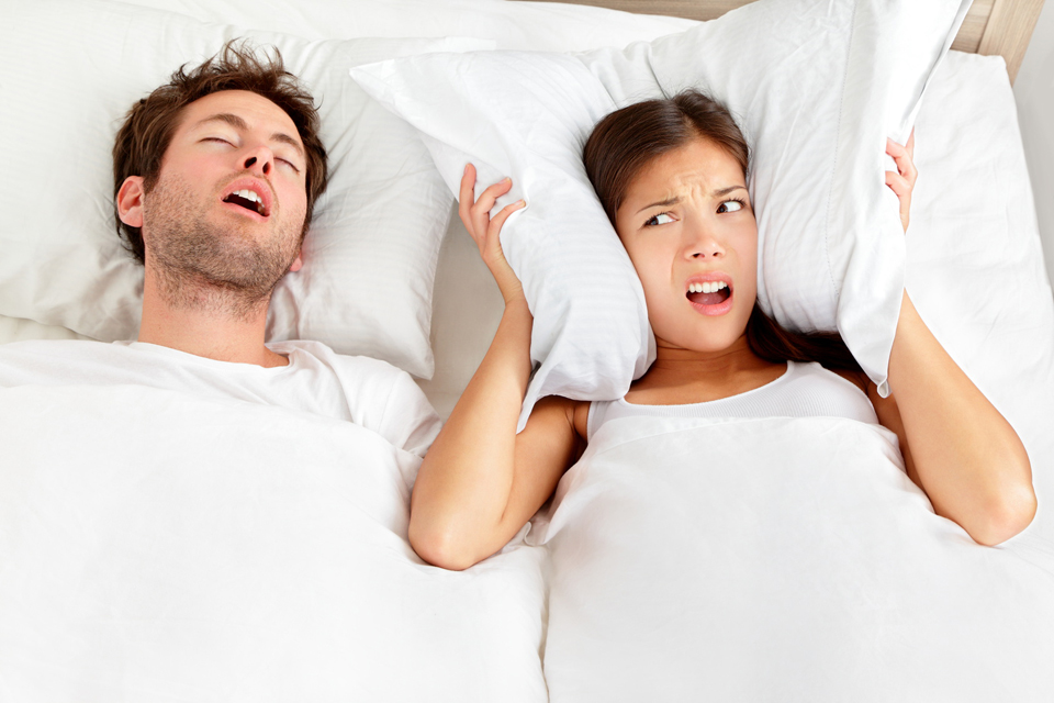 Что делать когда любимый мешает спать