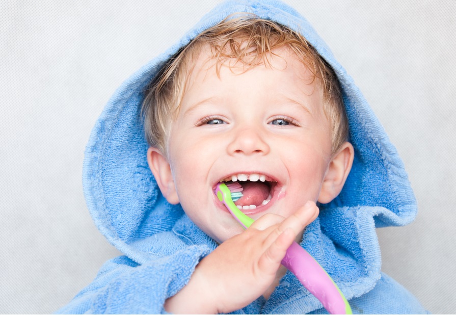 Ухаживаем за молочными зубами малыша