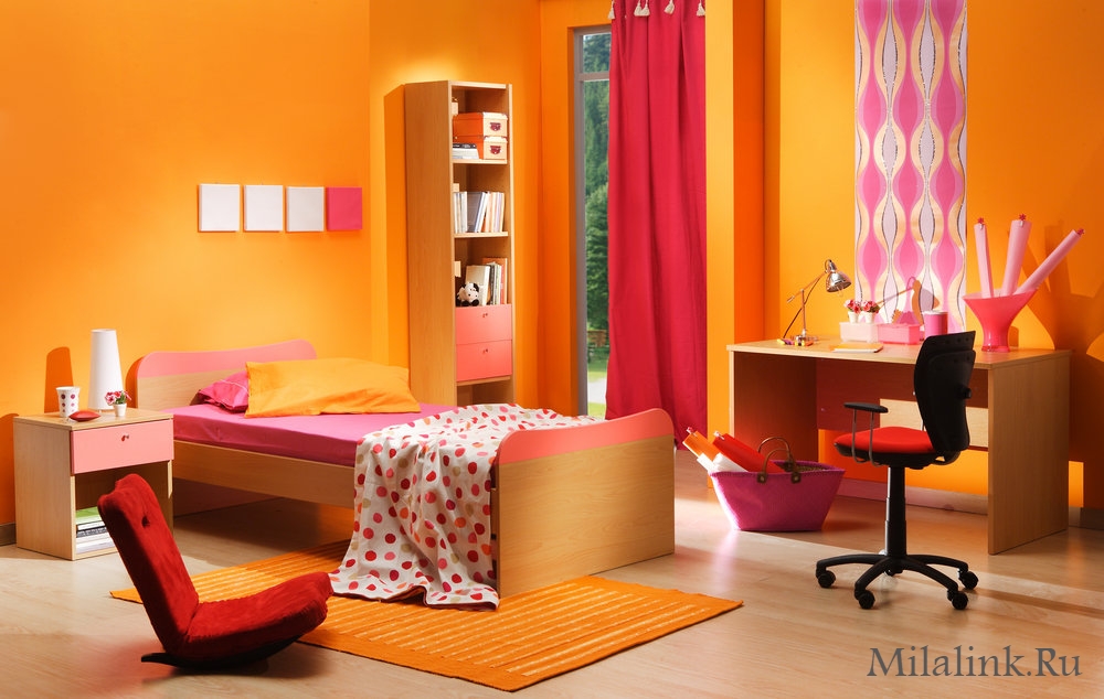 оранжевая детская комната