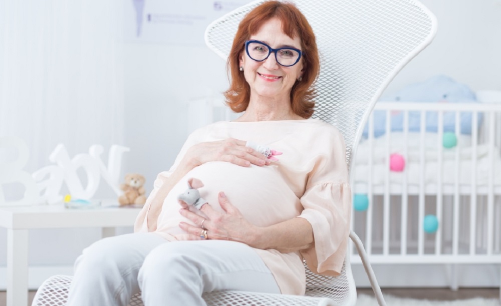 Поздняя беременность: особенности, риски. Консультация врача