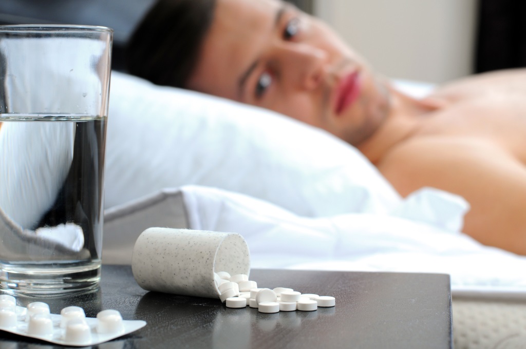 Чем опасны снотворные таблетки