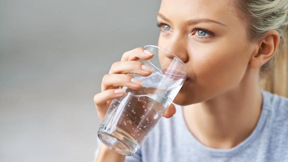 Достаточно ли вы пьете воды и чем она полезна для человека