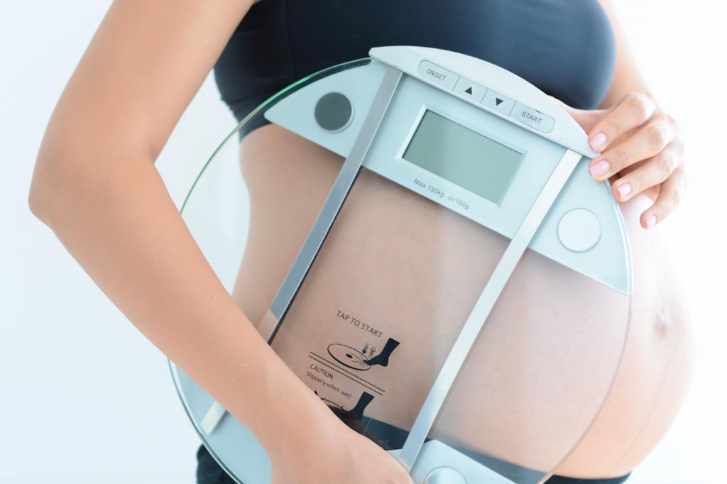 Лишний вес и беременность: какие проблемы могут возникнуть и как их избежать