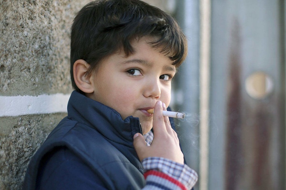 В Думу внесли законопроект об уголовном наказании за вовлечение детей в курение