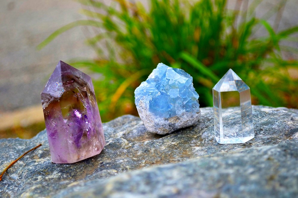 Лечебная вода на основе кристаллов и камней