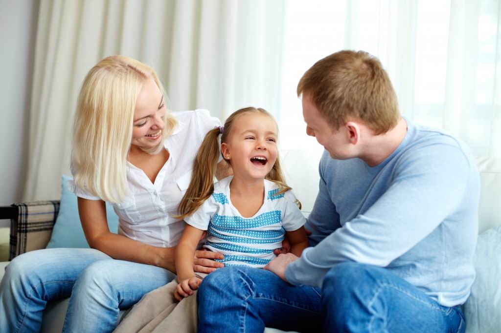 Приемный ребенок в семье: как помочь адаптироваться
