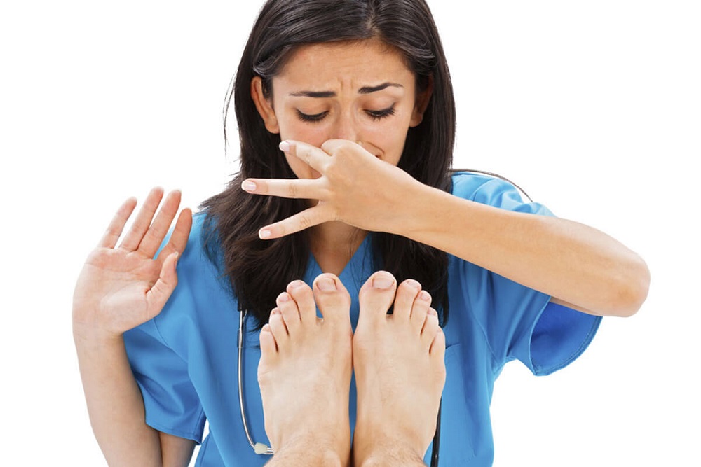 Почему появляется неприятный запах от ног. Как избавиться от запаха ног
